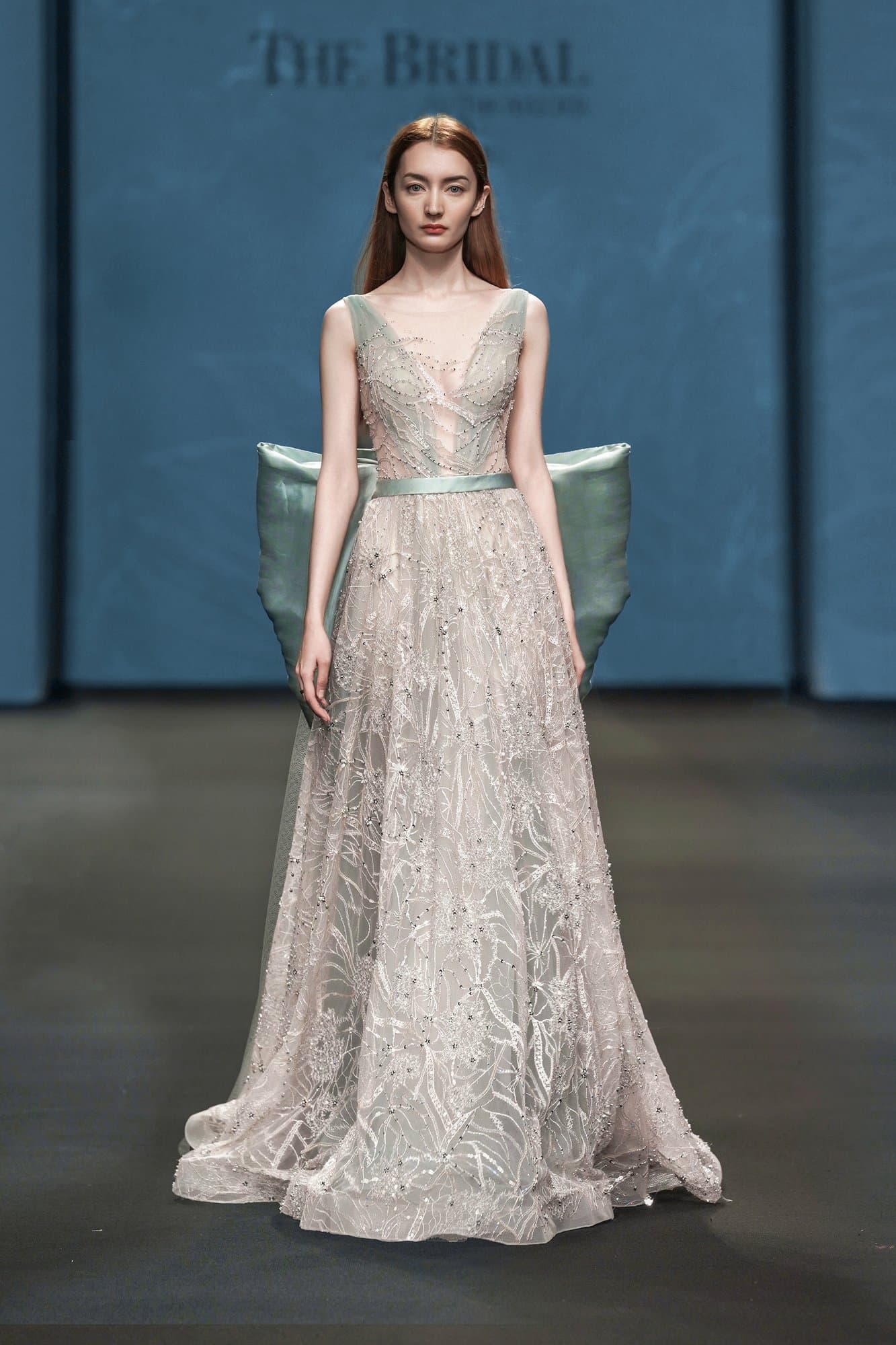 Sleeveless Long Dress with Bow Back