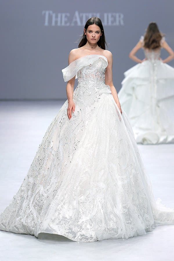 ASYMMETRIC SHOULDER WEDDING DRESS
