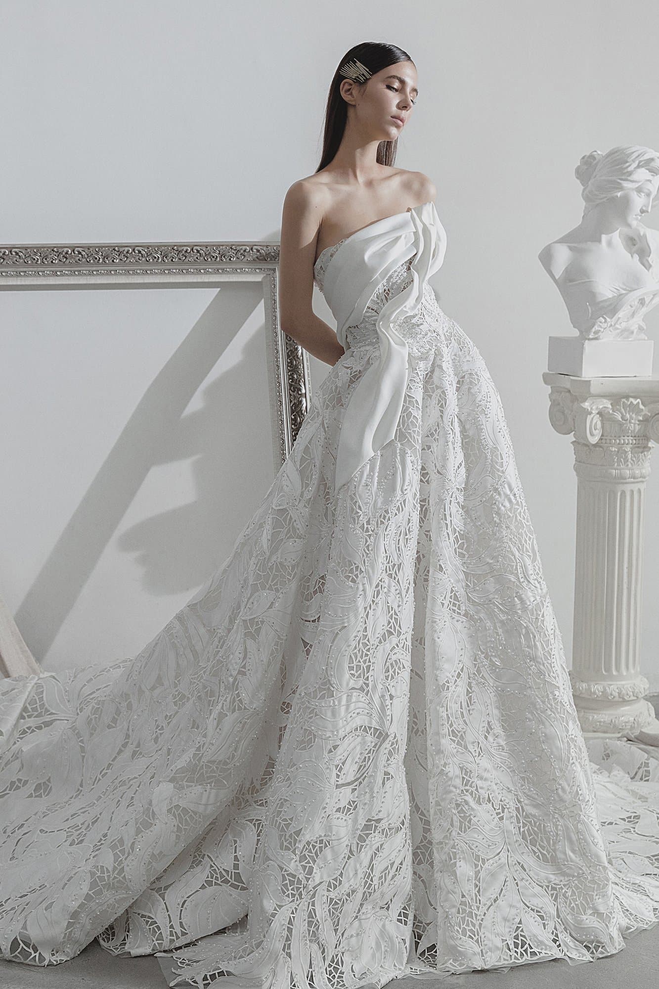 EMBROIDERED CORSET WEDDING DRESS
