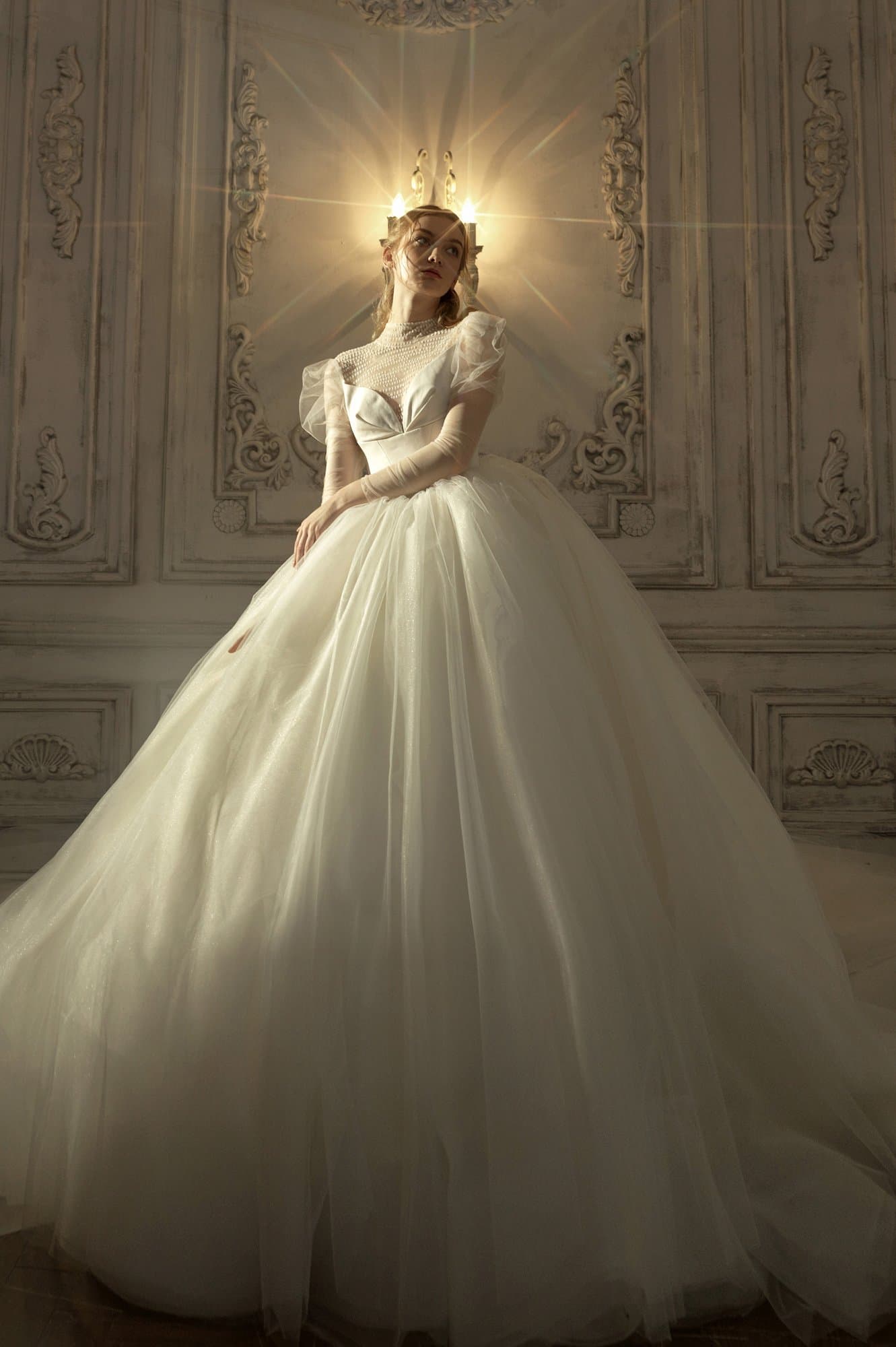 PLEATED-PUFFE SLEEVES WEDDING GOWN
